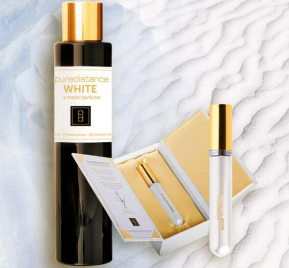 1_Puredistance_White_perfume with pack.jpg
