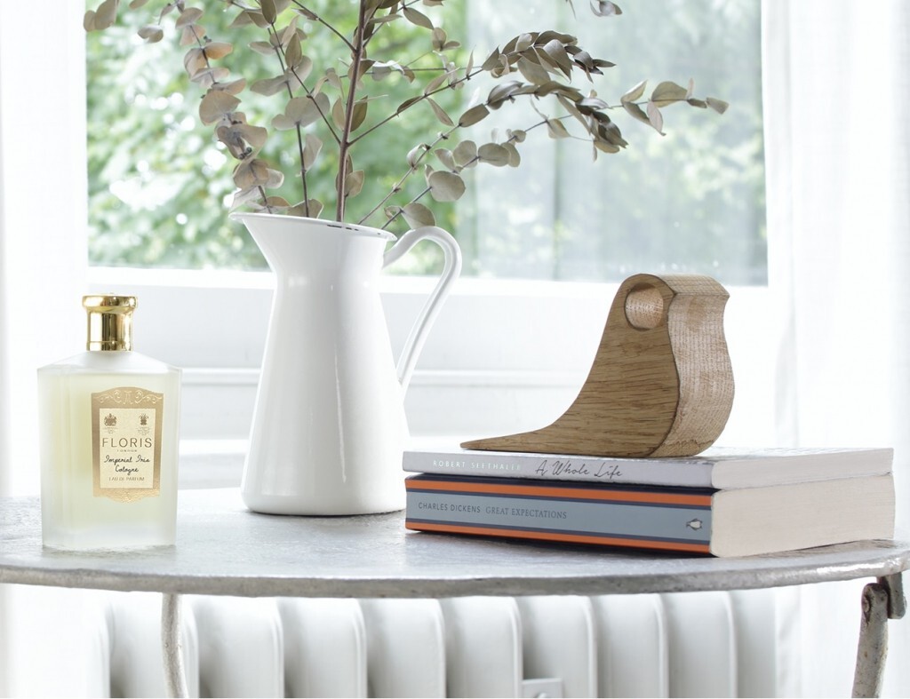 Floris_Imperial Iris Cologne_poster.jpg Floris_Imperial Iris Cologne_poster.jpg