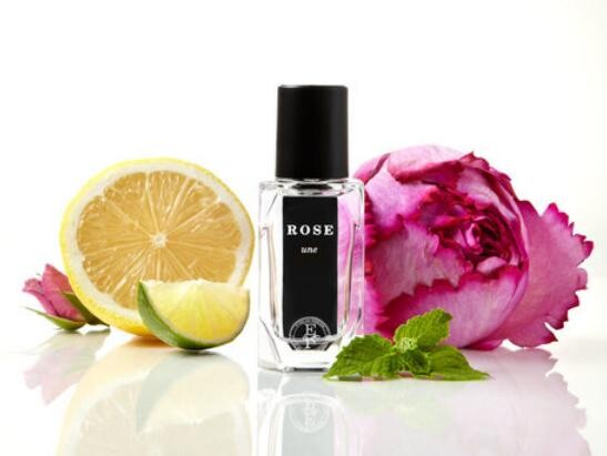 1_Etre Au Parfum_Rose Une_poster.jpg