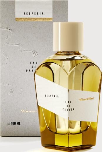 2_Wiener Blut_Hesperia_perfume with pack.jpg