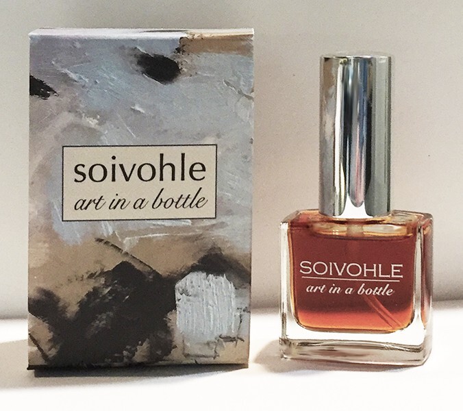 Soivohle_perfume with pack.jpg