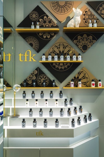 Avery Perfume Gallery_in Printemps Haussmann_2.jpg Avery Perfume Gallery_in Printemps Haussmann_2.jpg