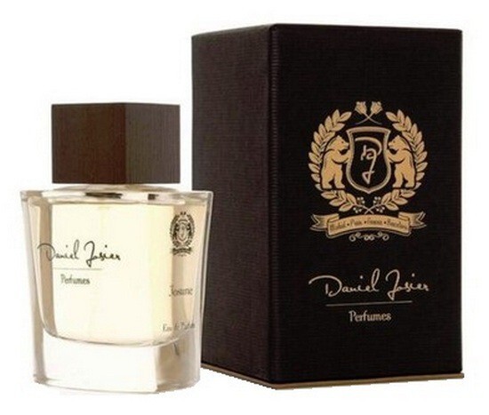 2_Daniel Josier Josune_perfume with pack.jpg