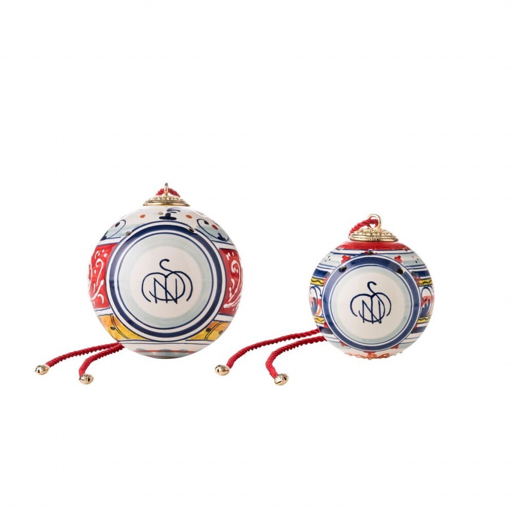 Palle in ceramic. Керамические новогодние шары расписаны вручную. Благодаря отверстиям их можно использовать как аромадиффузоры. Palle in ceramic. Керамические новогодние шары расписаны вручную. Благодаря отверстиям их можно использовать как аромадиффузоры.