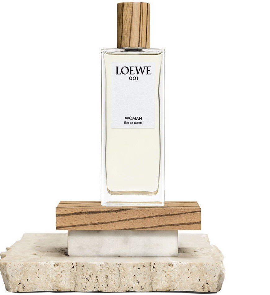 Loewe 001 Woman Eau de Toilette_poster.jpg