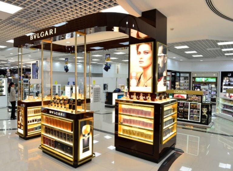 8_Bvlgari_Bahrain Duty Free_corner.jpg