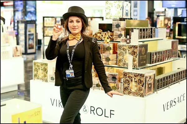 3_Flowerbomb Rose Explosion_with girl.jpg