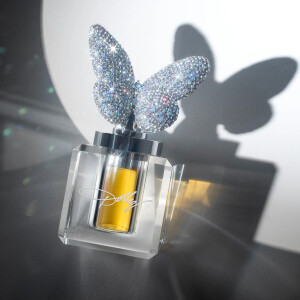 Новое за неделю: дымки для волос Zara, лимитики Tonka Perfumes и Dolly Parton