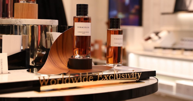 Dior пополнили серию Maison Christian Dior ароматом Tobacolor