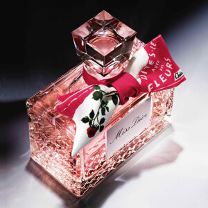 «Скажи это цветами»: Dior представляют аромат Miss Dioramour