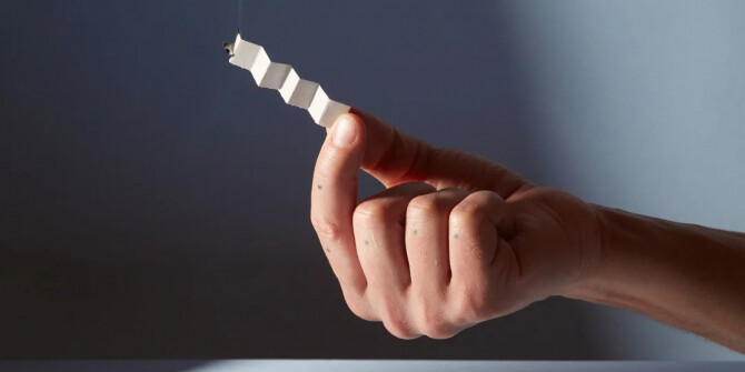 The Blueprint и Fakoshima Perfumes выпустили ароматическую бумагу