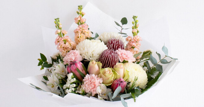 Сирень, гардения и розовые кусты: 7 ароматов ко Дню Матери