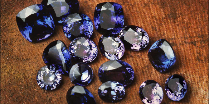 Giorgio Armani пополнили серию Armani Prive двумя изданиями