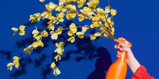 Новое за неделю: роза, шёлк и твердые духи от Рафаэля Надаля