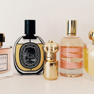 Какие парфюмерные магазины осуществляют онлайн-доставку?