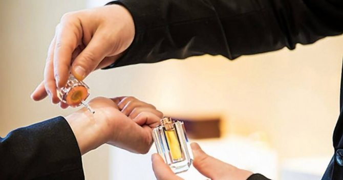 Как и куда правильно наносить духи?