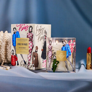 Glasshouse показали лимитированную душистую свечу Oui Oui Emily