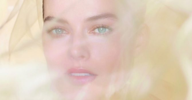 Chanel представит новый аромат Gabrielle Chanel Essence