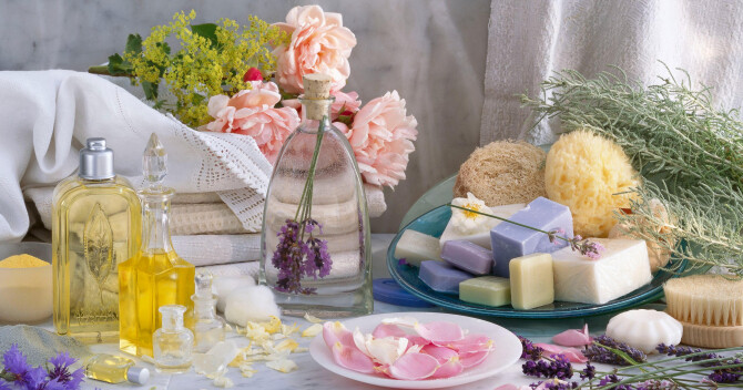 Парфюмерные и парфюмерно-косметические наборы