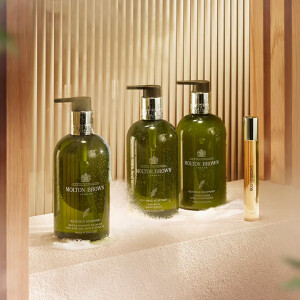 Взбодриться и поднять себе настроение с новой серией Reviving Rosemary от Molton Brown