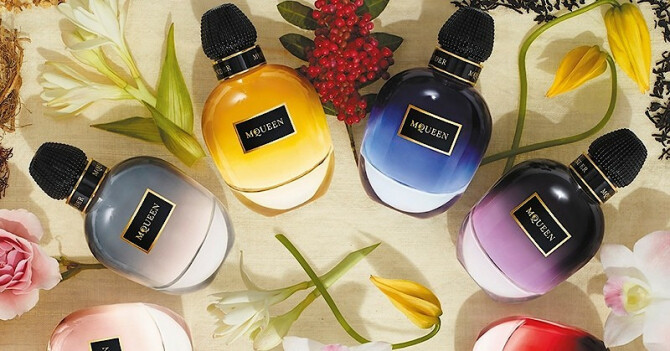 От папируса до пороха: бренд Alexander McQueen представил восемь новых ароматов