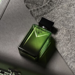 Prada выпускают флагманский мужской аромат Paradigme