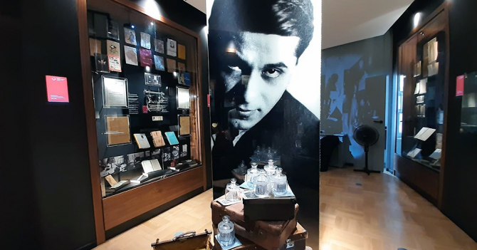 В Петербурге показали проект «Ароматы из жизни писателя»