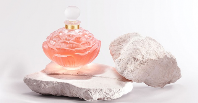 Lalique выпустят коллекционное издание во флаконе в форме пиона