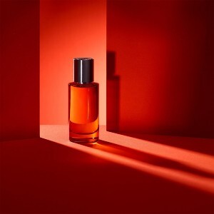 Maison Crivelli заваривают чай в новом Hibiscus MahaJád