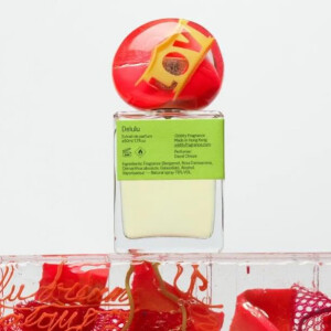 .Oddity пополнили своё портфолио новым цветочно-фруктовым ароматом Delulu