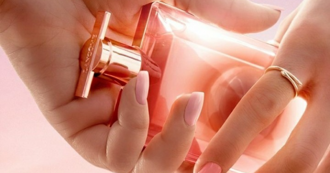 Lancôme показали рекламную кампанию Idôle Aura 