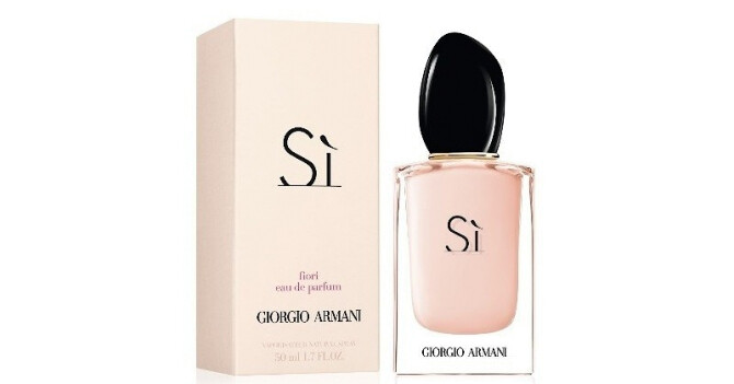 Sì Fiori Eau de Parfum: новинка в знаменитой линейке Giorgio Armani — уже в России