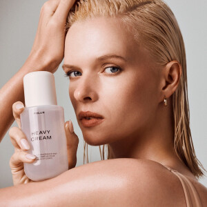 Phlur показали ароматную дымку Heavy Cream с нотами маршмеллоу, жасмина и взбитых сливок