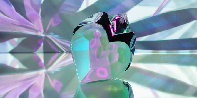 Aura Eau de Parfum Sensuelle: Анри Руссо, мхи и лианы