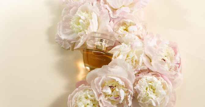 Экзотические цветы и тёплый свет: Mary Kay представили Illuminea