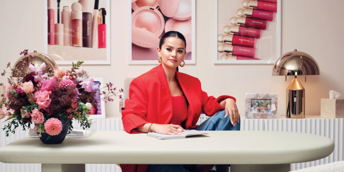 Бренд Селены Гомес выпустит средства по уходу за телом с новым ароматом Awaken Confidence