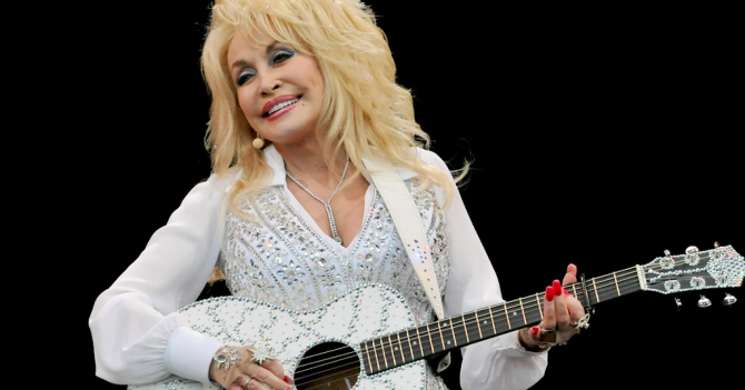 Долли Партон представит коллекцию ароматов весной 2021 года