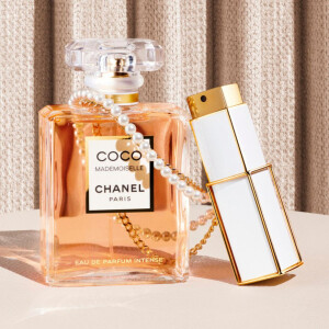 Новое за неделю: масляные духи Carolina Herrera, релизы Phlur, Halloween и Ostrikov