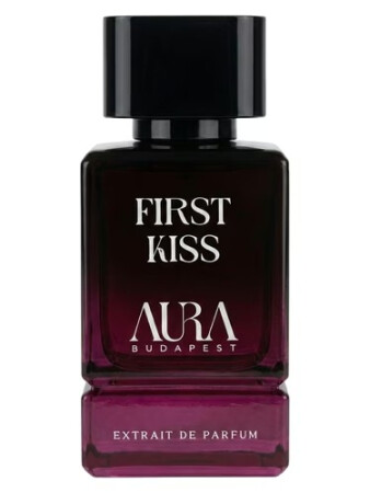 Aura Budapest First Kiss