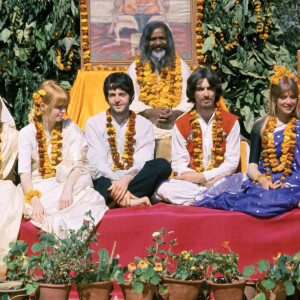 Room 1015 посвятили Purple Mantra поездке The Beatles в Индию