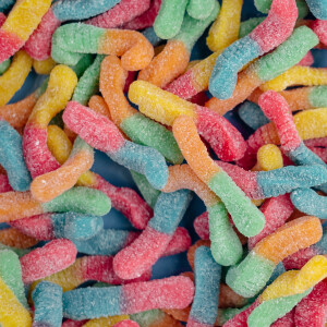 Ароматы моего детства: винил, креозот, эйвон, фрутелла, мамины духи и томатная ботва