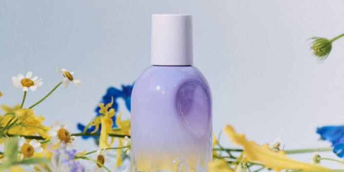 Glossier выпустят новый цветочный аромат You Fleur в рамках популярной линейки You