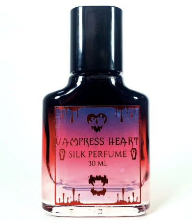 Vampress Heart Frost Bite