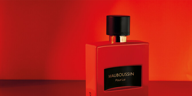 Mauboussin "воскрешают фантазии" о Джеймсе Бонде в Pour Lui in Red