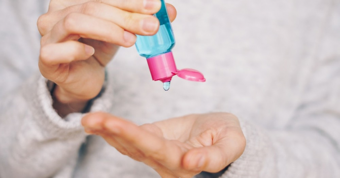 Coty начнут поставлять санитайзеры в европейские и американские больницы