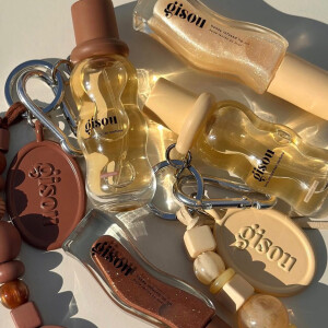 В Gisou готовят к выпуску два новых парфюмированных миста для волос: Coco-Cacao и Pineapple Pop