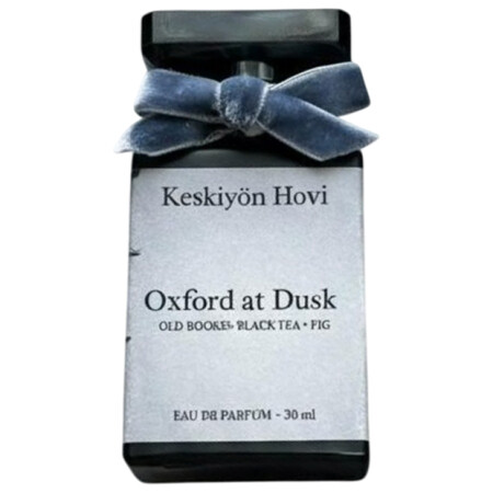 Keskiyön Hovi Oxford at Dusk