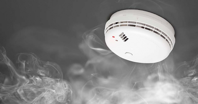 Как избавиться от запаха гари в доме?