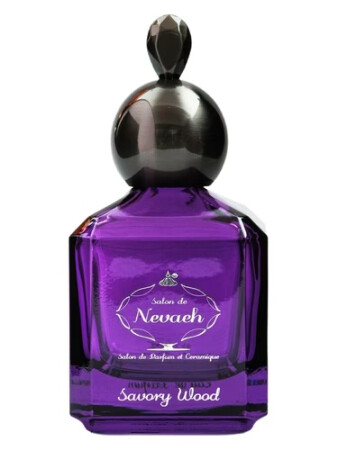 Salon de Nevaeh Savory Wood