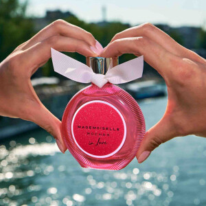 Амандин Клер-Мари составила новый аромат Mademoiselle Rochas in Love для Rochas